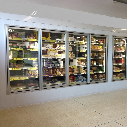 Торговое оборудование для колбасных изделий: холодильные камеры для хранения колбас